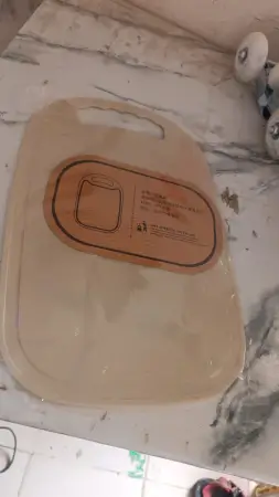 Arc4Bx9iYYgvMhLM1e2gOXHxGifKxK02sSzNcJQm.webp 34x23 cm durable plastic chopping board with handle non-slip cutting board - Non-Slip Base, Durable Plastic ( default, OS )